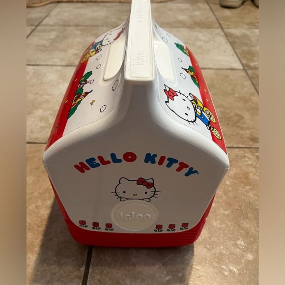 Hello Kitty Igloo Cooler Mini Playmate 4QT RED Lunch Picnic Limited Edition - Picture 5 of 8